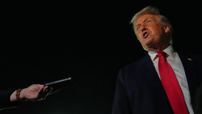 "Todo el país va a volar por los aires": Trump amenaza con "borrar Irán de la faz de la Tierra"