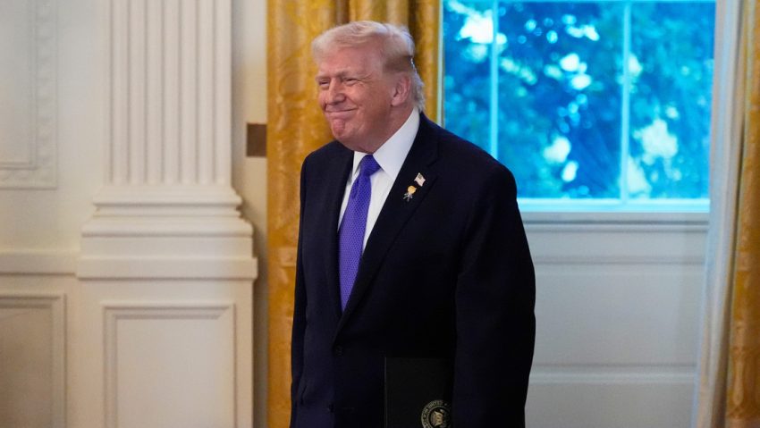 Trump: "Nos llevamos extremadamente bien con las personas que dirigen Venezuela"