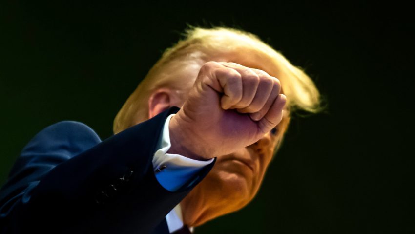 Trump: Una "flota masiva" de EE.UU. se dirige hacia Irán por si acaso