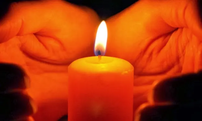 PALABRA DE DIOS JUEVES DE LECTURA Si algo está escondido, es para que se descubra; y si algo se ha ocultado, es para que salga a la luz.