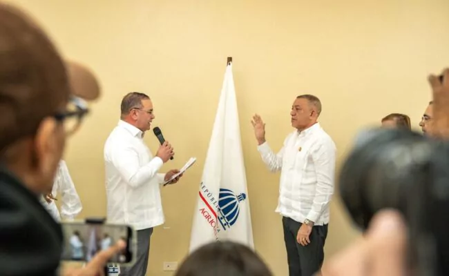 Ministro de Agricultura considera buen manejo de cultivos es vital para la producción; Juramentó nuevos directores regionales de La Vega y Santiago