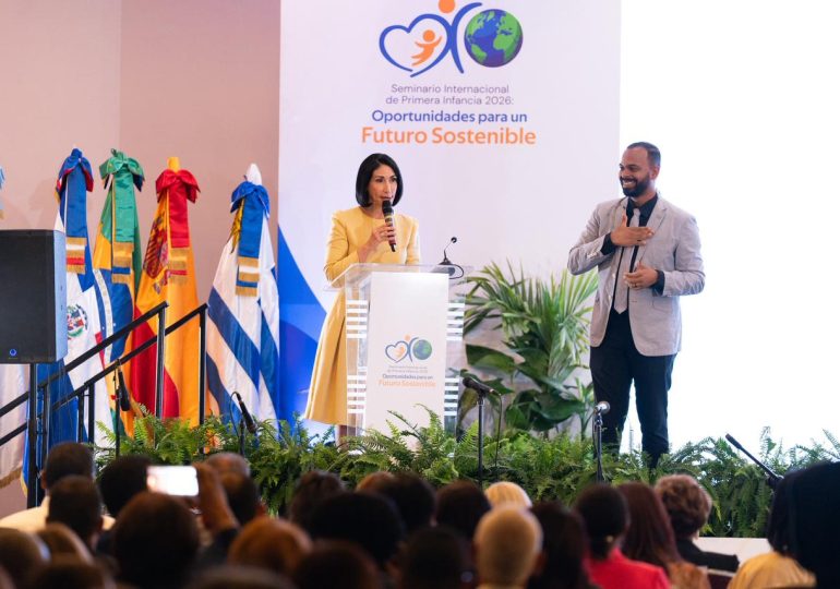 ​Raquel Arbaje prioriza el desarrollo infantil en apertura de seminario internacional de alto nivel