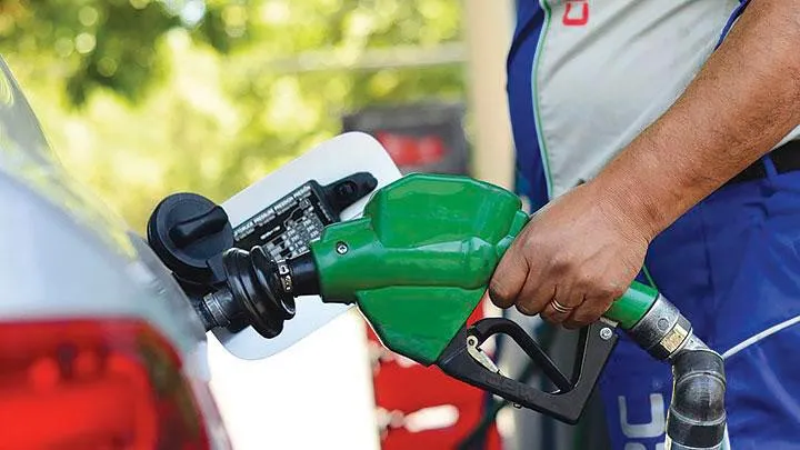 Gobierno mantiene sin variación precios de combustibles esenciales