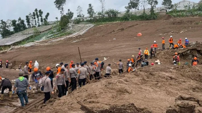 Tragedia en Indonesia: Deslizamiento de tierra deja decenas de víctimas en una mina