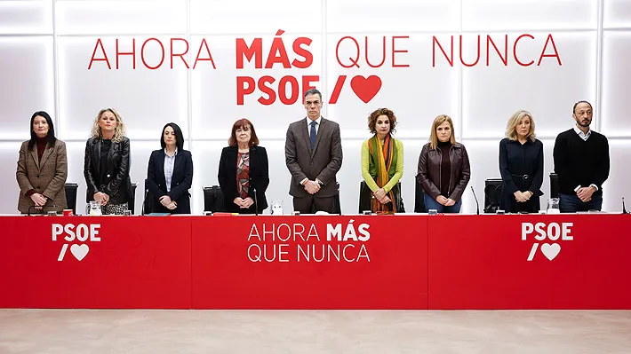 España inicia regularización masiva: El plan para legalizar a 300.000 inmigrantes al año