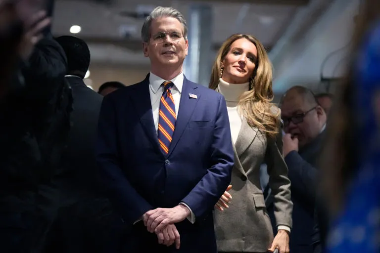 "No busques una pelea": La advertencia de Bessent a Carney