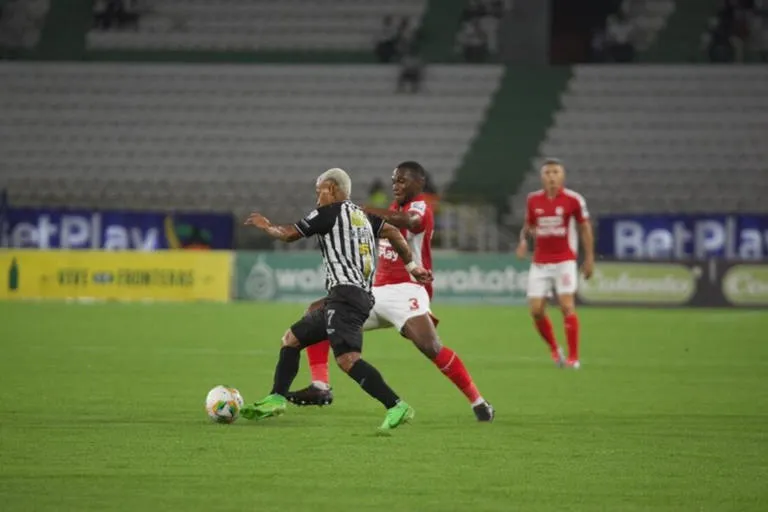Empate agónico en Manizales: Once Caldas 1-1 Independiente Santa Fe