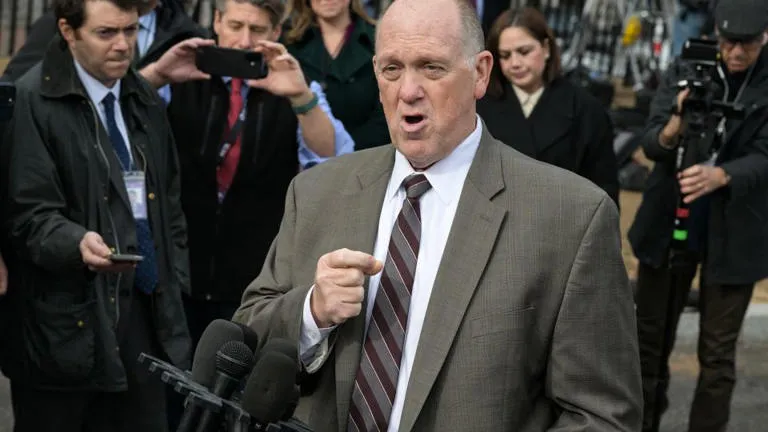 Tom Homan en Minnesota: El "Zar de la Frontera" aterriza en medio de una crisis sin precedentes