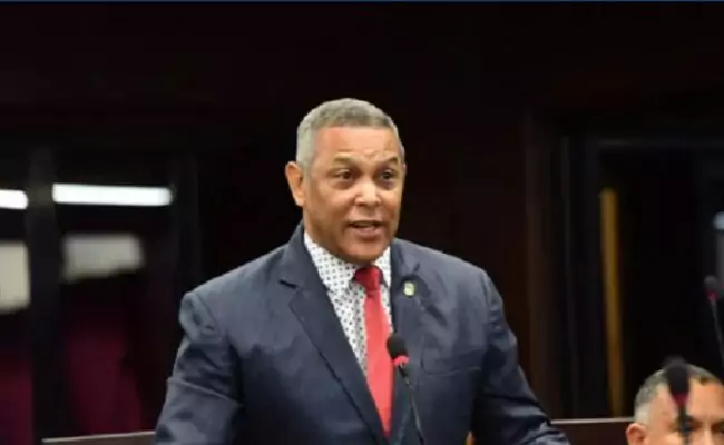 Senador Franklin Romero denuncia desplazamiento de la militancia del PRM; dice aliados ponen a su gente