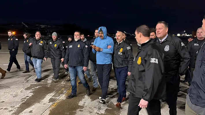 Encapuchado y en sandalias: La llegada de Maduro a Nueva York