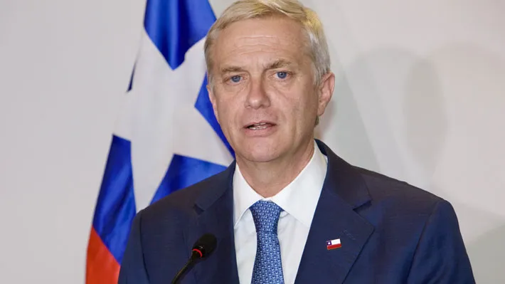 KAST REFUERZA SU EQUIPO CON ASESORES DE TRUMP Y BUKELE