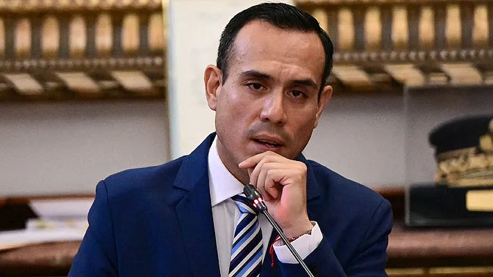 Tensión en Perú: Jeri Ramón denuncia un "complot" en el Congreso para desestabilizar la educación superior