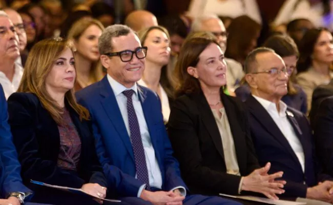 Patronos y trabajadores siguen enfrentados por cesantía laboral