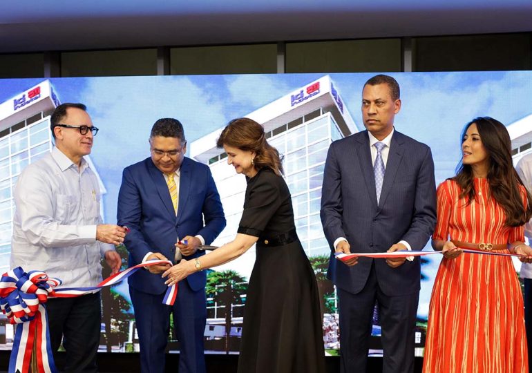 Raquel Peña encabeza inauguración de la nueva sede del Indotel