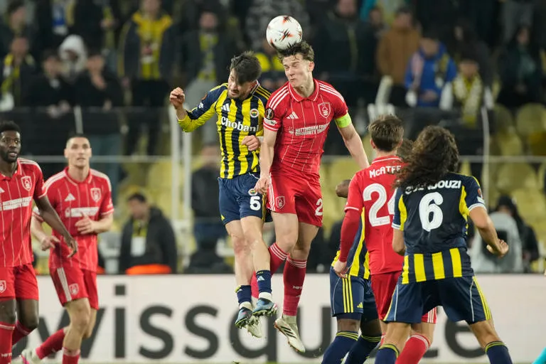 EUROPA LEAGUE: El Forest de Vitor Pereira brilla con goleada en Estambul