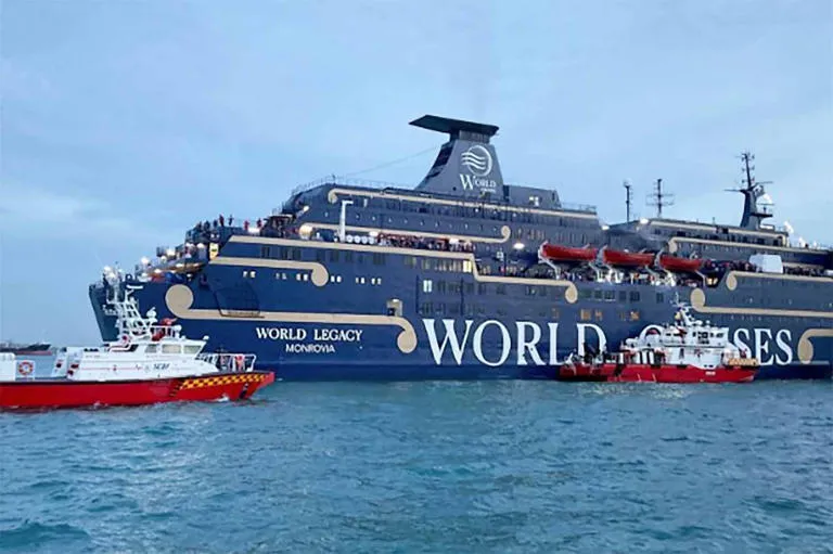 TRAGEDIA EN ALTA MAR: Incendio en crucero con más de 600 pasajeros deja múltiples víctimas