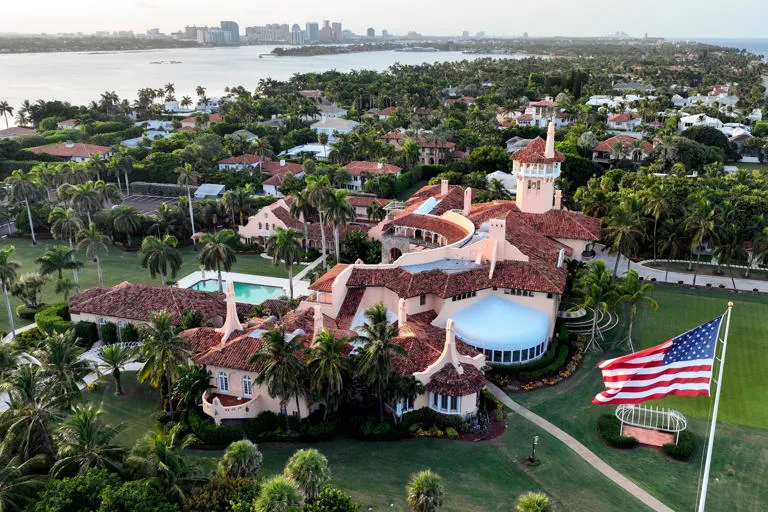 INCIDENTE DE SEGURIDAD: Abatido un hombre armado tras intentar irrumpir en Mar-a-Lago