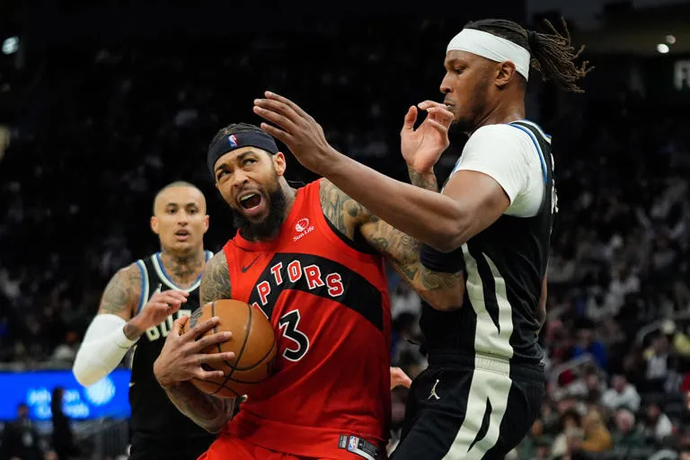 CONTUNDENTE VICTORIA: Los Raptors cortan la racha de los Bucks en Milwaukee