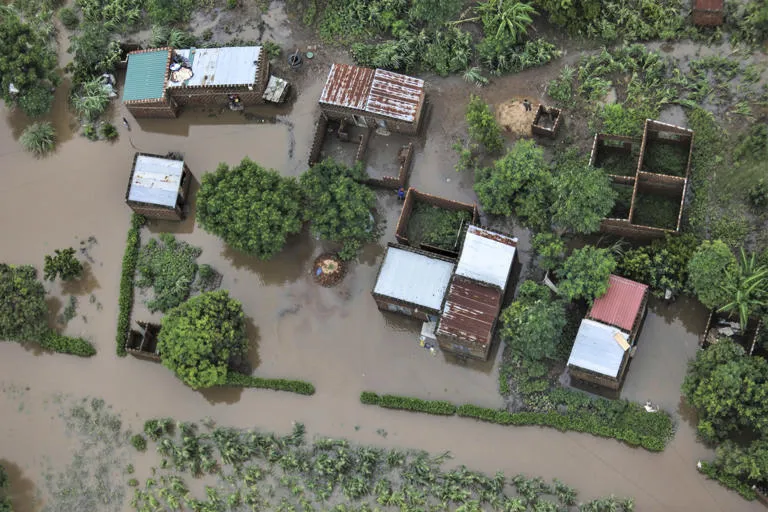 CRISIS HUMANITARIA: Asciende a 239 la cifra de fallecidos por inundaciones en Mozambique