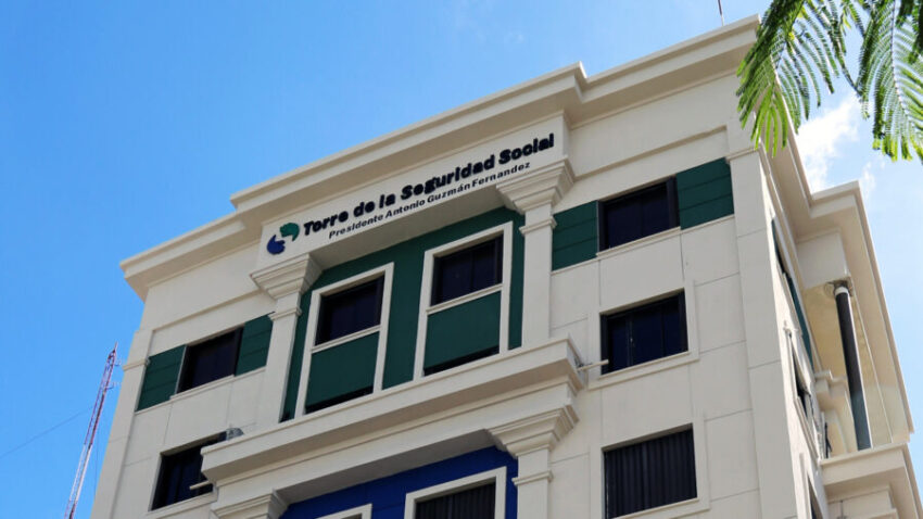 Administradoras de Riesgos de Salud desafían decisión del CNSS relacionada con la repartición de recursos a las ARS.