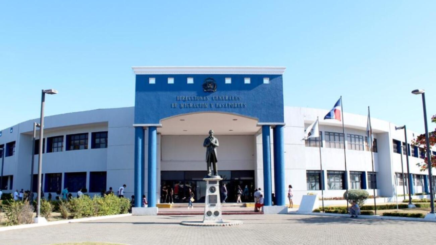 Dirección General de Migración deportó 1,048 extranjeros irregulares este martes