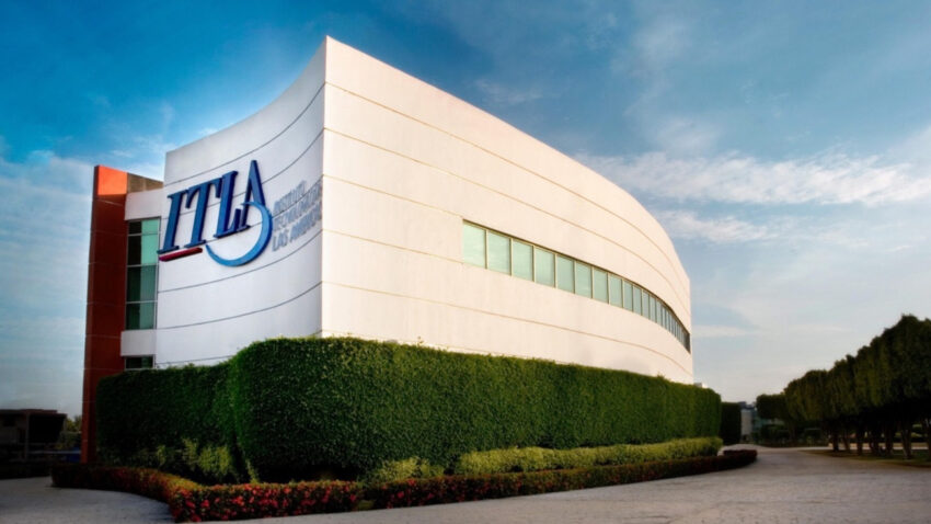 El presidente Abinader encabeza graduación de 5,000 jóvenes del programa Talento Digital