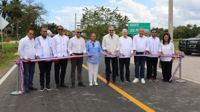 El presidente Abinader inaugura nueva carretera que comunica Villa Riva con la autopista del Nordeste que beneficiará a más de 50,000 personas