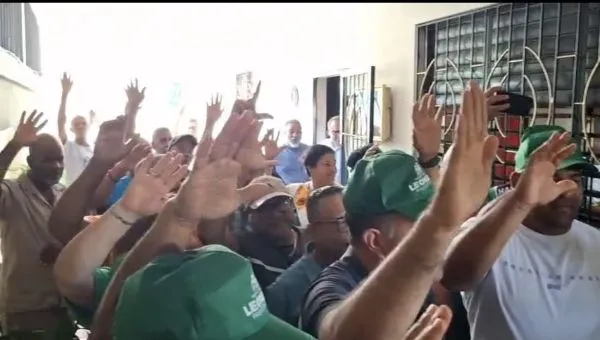 Dirigentes del PRM se juramenta en Fuerza del Pueblo