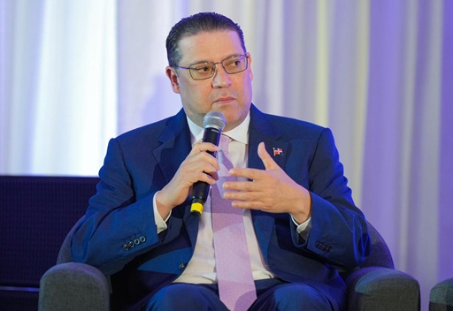 Dice RD convierte inversión extranjera en empleo local