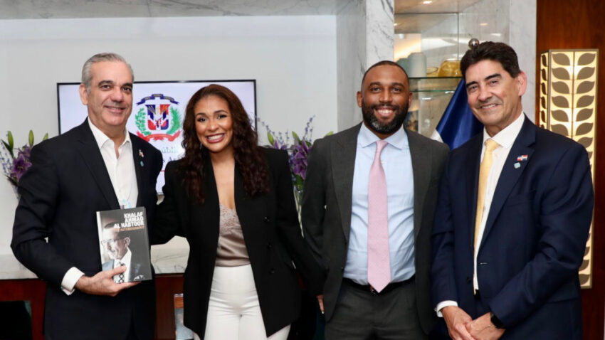 Presidente Abinader comparte con la comunidad dominicana en Emiratos Árabes Unidos, expresa orgullo por su aporte y destaca que son ejemplo de buenos ciudadanos en el mundo