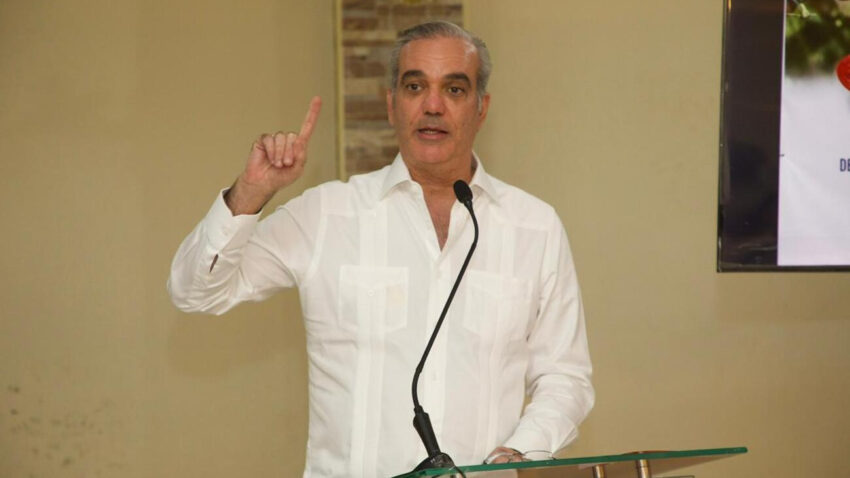 Presidente Abinader inaugura el Festival del Tomate Azua 2026 y participa en juramentación de directiva del Clúster del Tomate