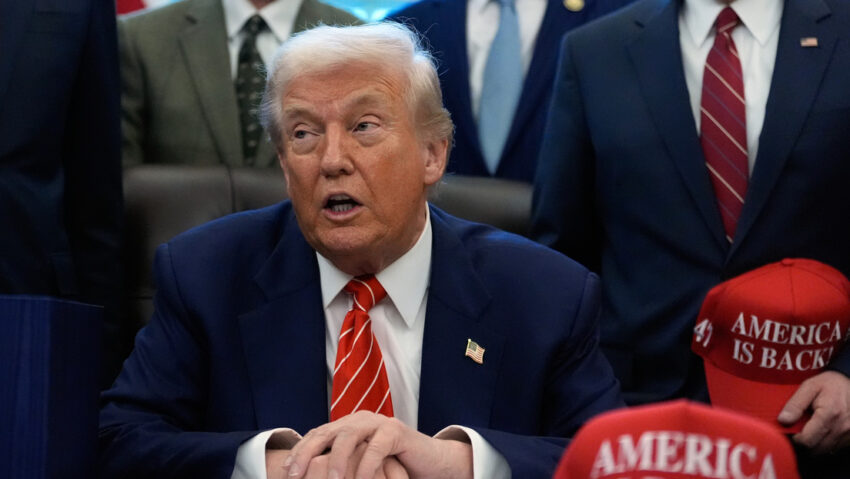 Trump comenta su reunión con Petro