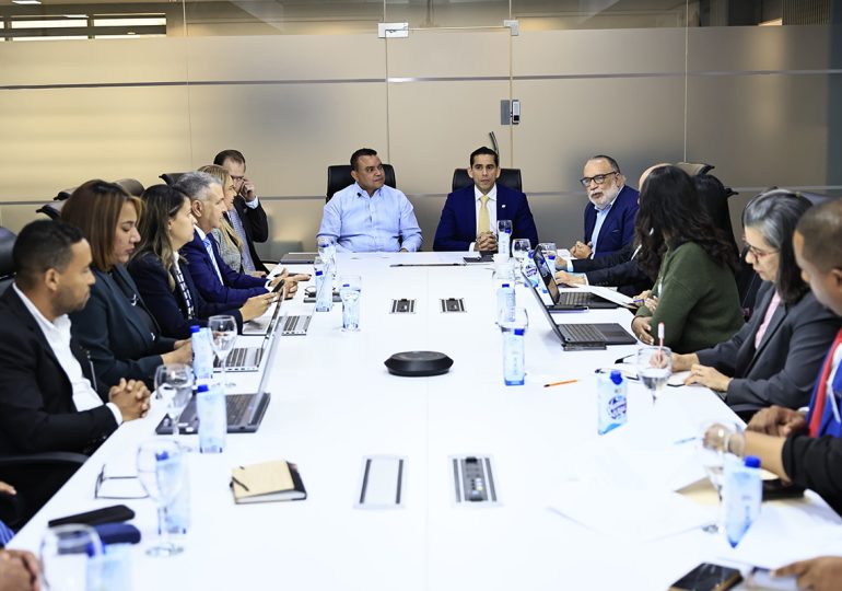 Autoridades del SNS y SeNaSa sostienen reunión de planificación para garantizar cobertura integral a los afiliados