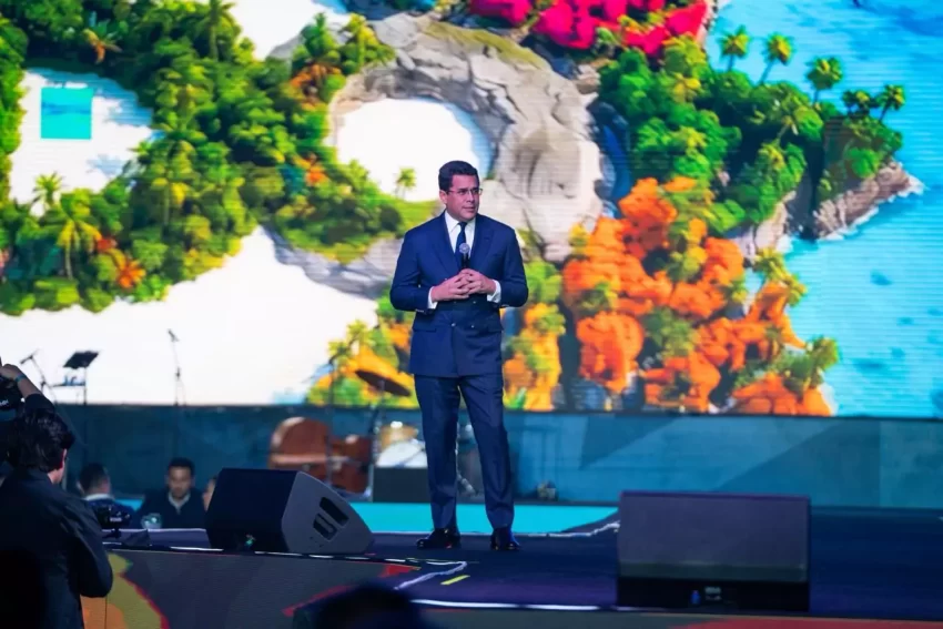 Ministro de Turismo promueve a RD ante más de 1,600 TTOO y agentes de viajes de México