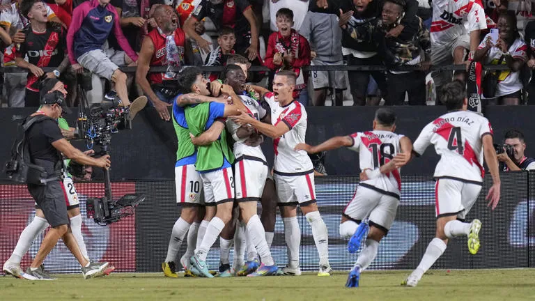 ¡HUMILLACIÓN EN EL EXILIO! El Rayo Vallecano aplasta 3-0 al Atlético de Madrid