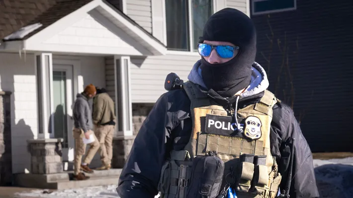 Transparencia en la Frontera: El uso obligatorio de cámaras corporales en el ICE