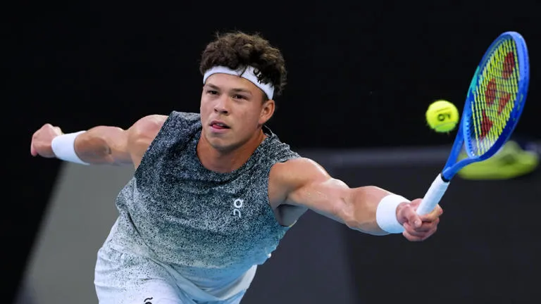 Ben Shelton fulmina a Taylor Fritz y se corona rey del Abierto de Dallas