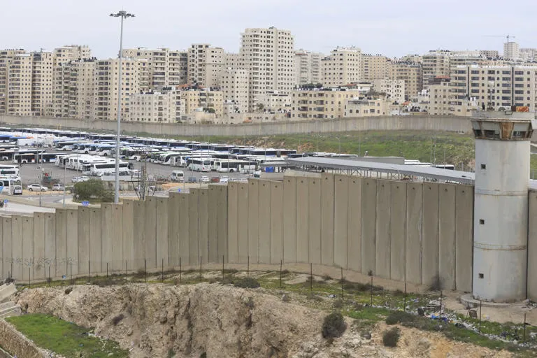 Vidas al Límite: El desempleo y los cruces clandestinos marcan la realidad palestina en 2026