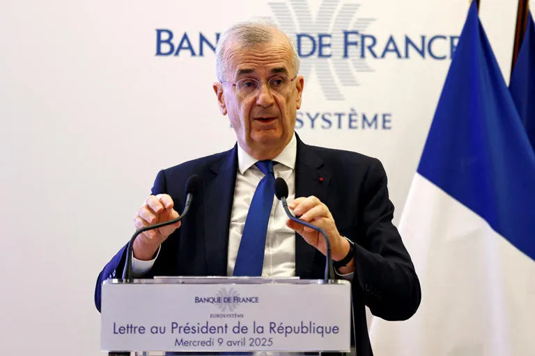 Terremoto financiero en Europa: La renuncia anticipada de Villeroy de Galhau abre una crisis en el Banco de Francia