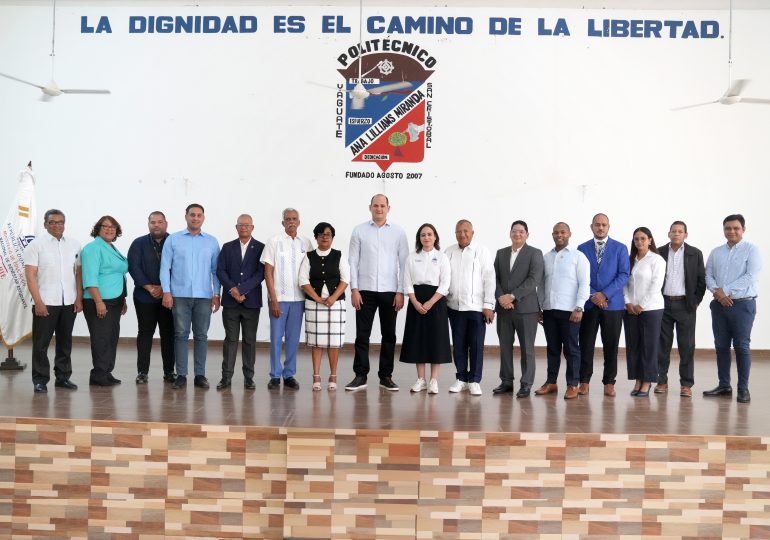 En el Día Nacional del Estudiante, INABIE impulsa jornada que fortalece la nutrición de más de 58,800 alumnos de San Cristóbal