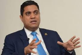 Kelvin Cruz: “Abinader ha conectado con la juventud” y resalta construcción de infraestructuras deportivas