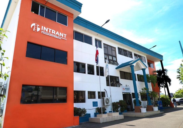 Presidente Luis Abinader recibirá el 26 de febrero la nueva Licencia de Conducir