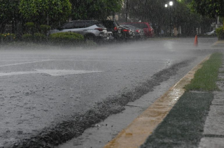 Vientos fuertes y lluvias dispersas marcarán el clima este miércoles 11, según Indomet