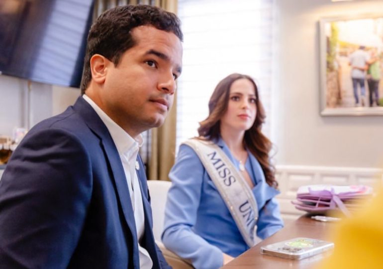 Omar Fernández recibe en el Senado a Miss República Dominicana y Miss Universo en apoyo a la causa del autismo