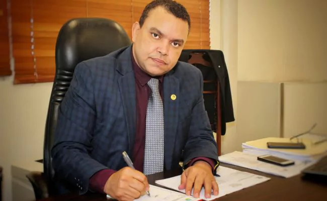 Servicio Nacional de Salud anula licitaciones de nutrición y diálisis para revisión con Contrataciones