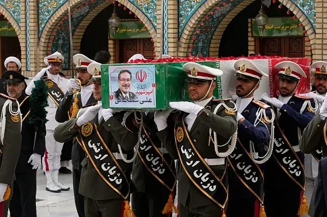 ¡Tensión al límite! Irán eleva la alerta tras el ataque a Kharg y el mundo vigila el Estrecho de Ormuz