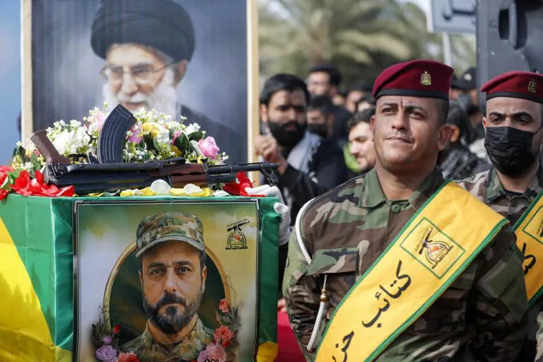 TENSIÓN MÁXIMA: Trump busca un cambio de régimen en Irán mientras Teherán se prepara para una resistencia total