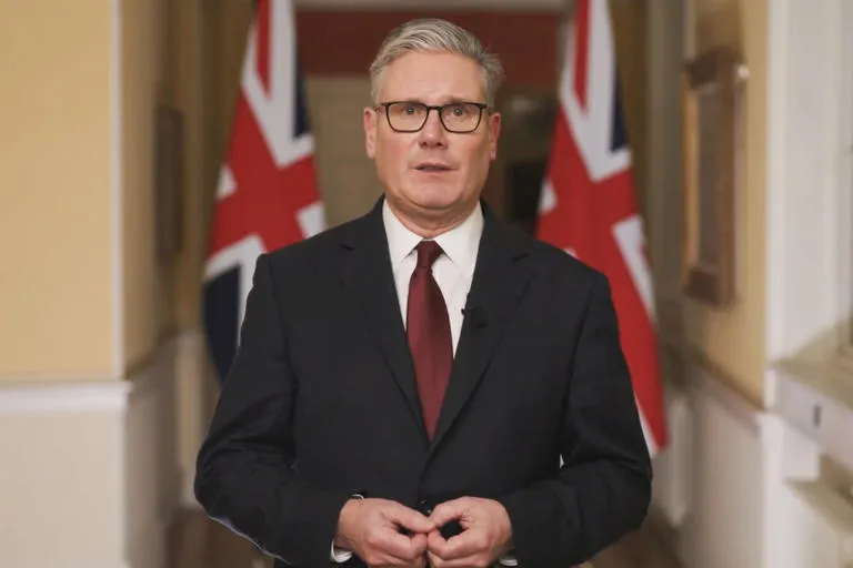 LONDRES ENTRA AL ATAQUE! Keir Starmer anuncia una participación militar masiva del Reino Unido contra Irán