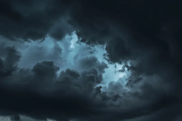 ¡ALERTA METEOROLÓGICA! El centro de EE. UU. bajo amenaza de tornados y vientos huracanados