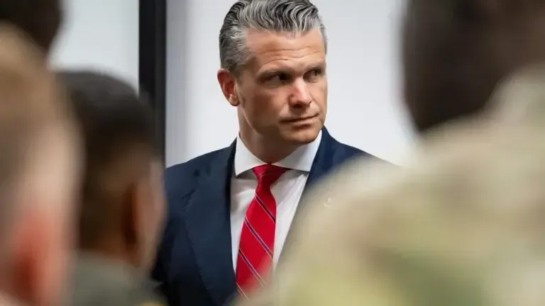 ¡HITO NAVAL HISTÓRICO! EE. UU. hunde un buque iraní: un suceso sin precedentes desde la II Guerra Mundial